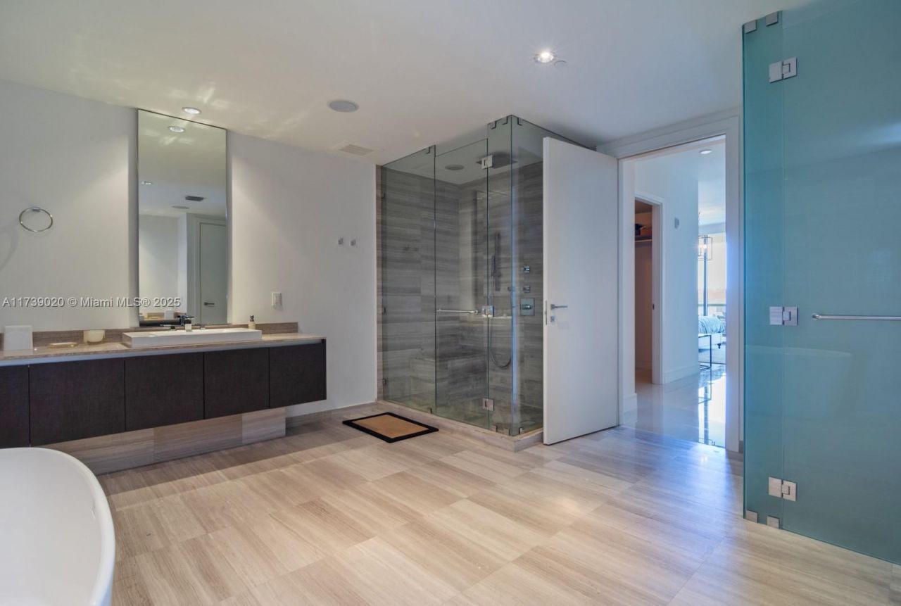 3250 NE 188th St, Unit 406, Aventura, FL 33180 Photo