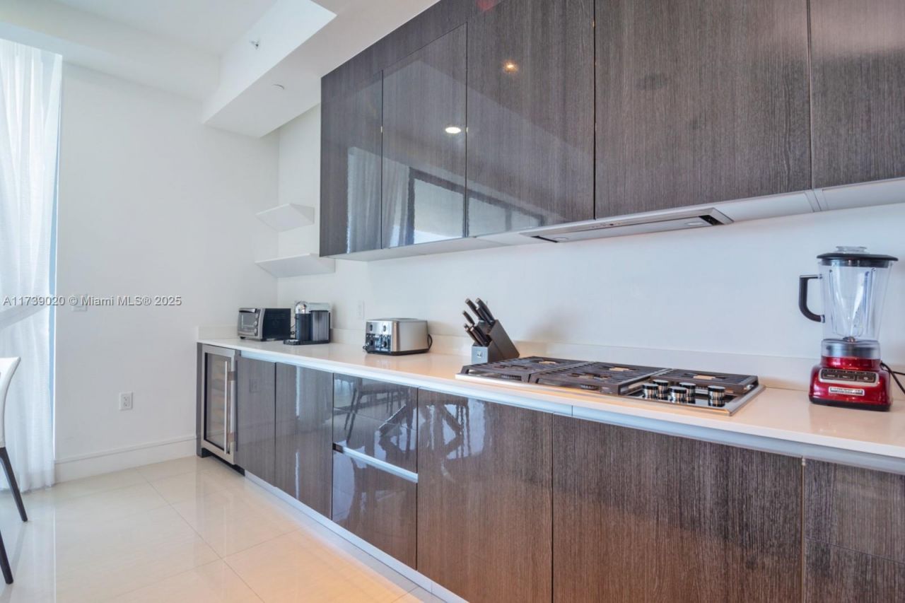 3250 NE 188th St, Unit 406, Aventura, FL 33180 Photo