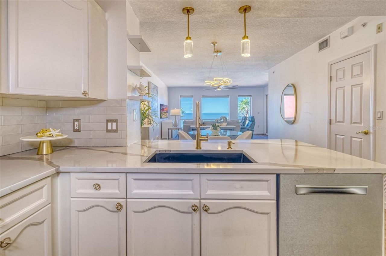 16600 Gulf Boulevard, Unit 536, North Redington Beach, FL 33708 Photo
