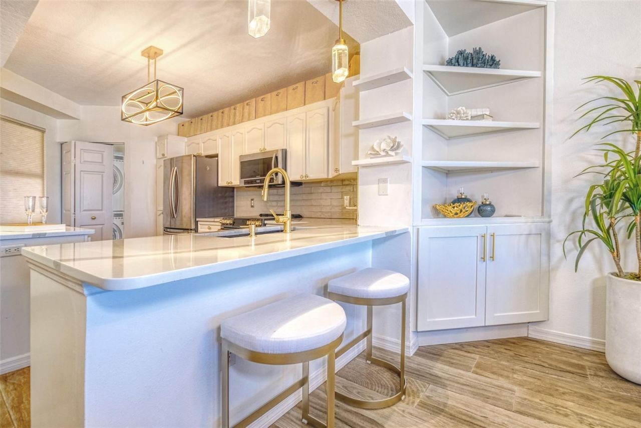 16600 Gulf Boulevard, Unit 536, North Redington Beach, FL 33708 Photo