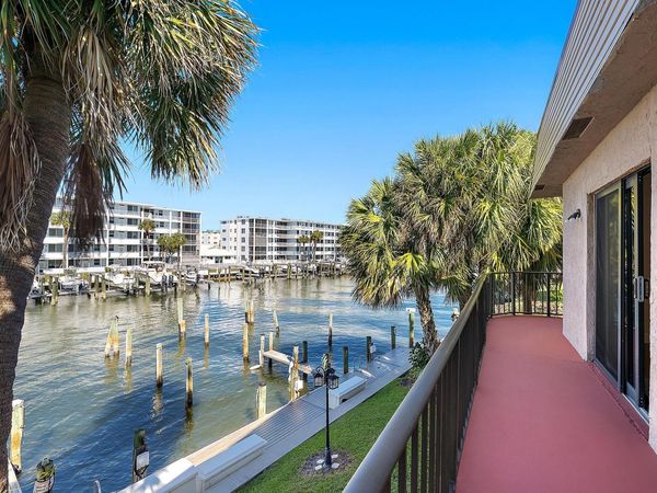 135 Shore Court, Unit 204, North Palm Beach, FL 33408