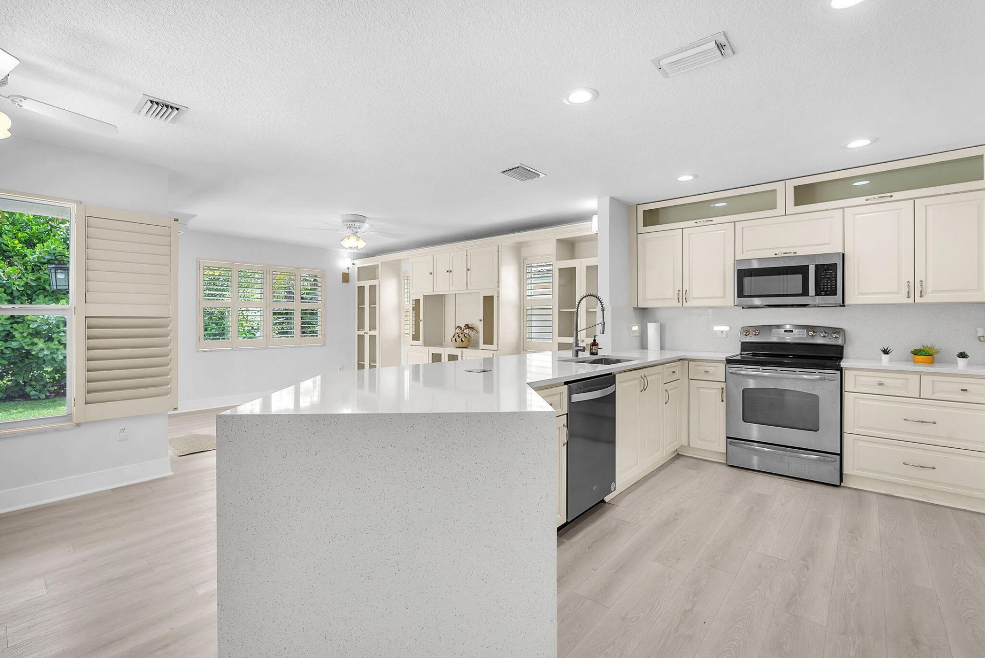 1343 Lake Breeze Drive, Wellington, FL 33414 Photo