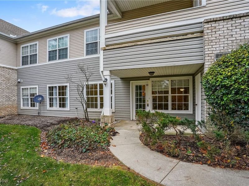 522 Robinwood Lane, Unit i, Copley, OH 44321 Photo 1