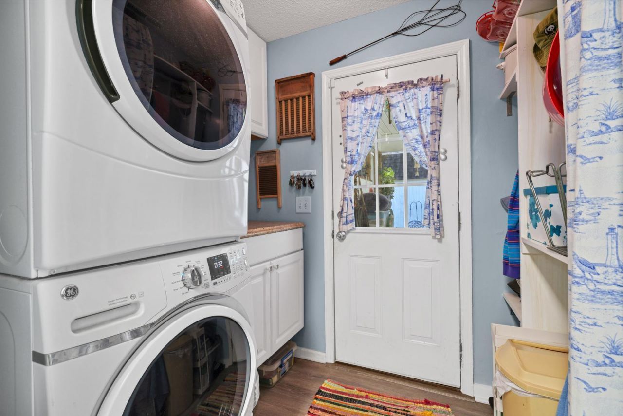 882 Claussen House Drive Photo 7