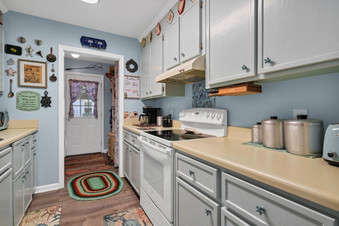 882 Claussen House Drive Photo 8