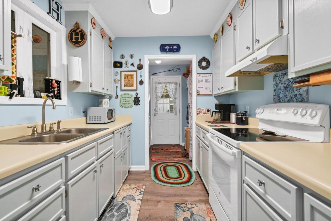 882 Claussen House Drive Photo 9