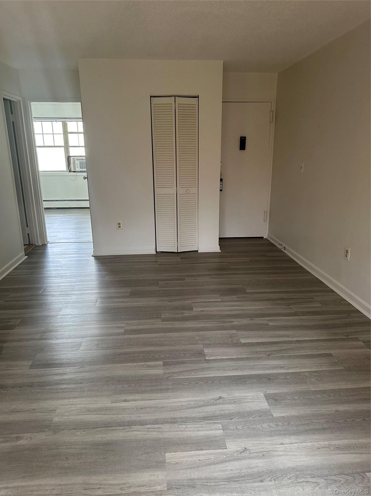 603 Barclay Manor, Unit 6C, Newburgh, NY 12550 Main Photo