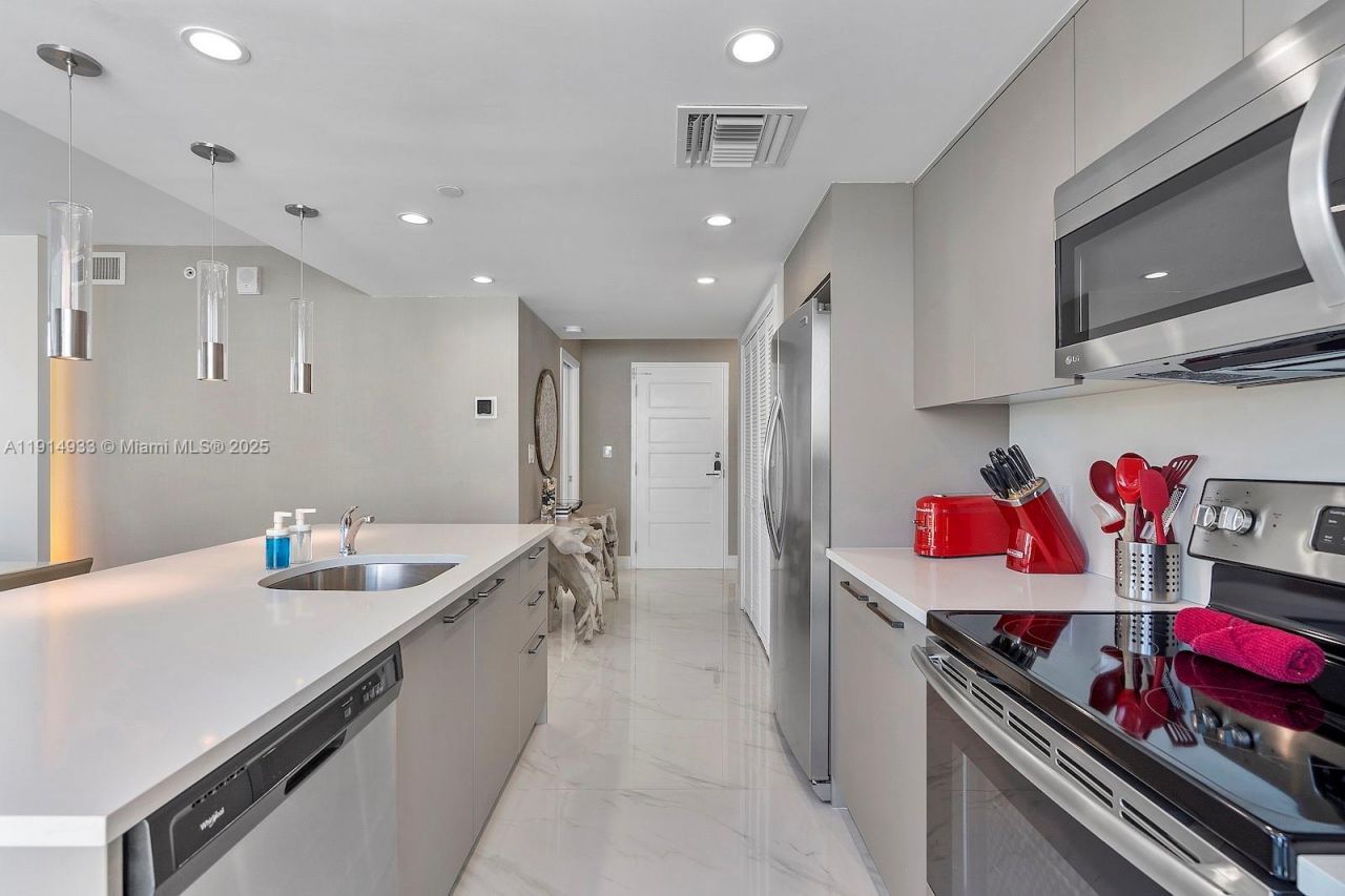 1150 101st St, Unit 701, Bay Harbor Islands, FL 33154 Photo