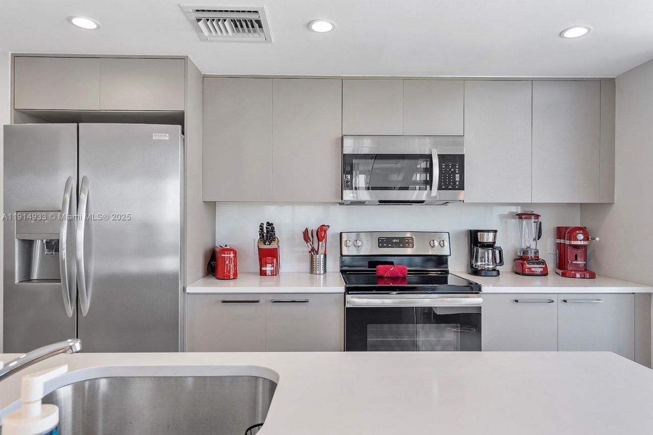 1150 101st St, Unit 701, Bay Harbor Islands, FL 33154 Photo