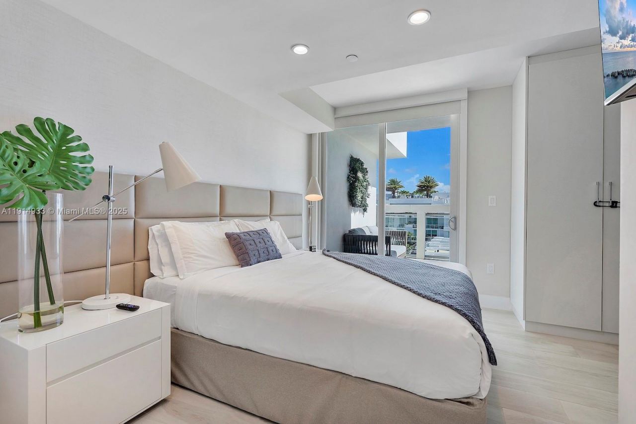 1150 101st St, Unit 701, Bay Harbor Islands, FL 33154 Photo