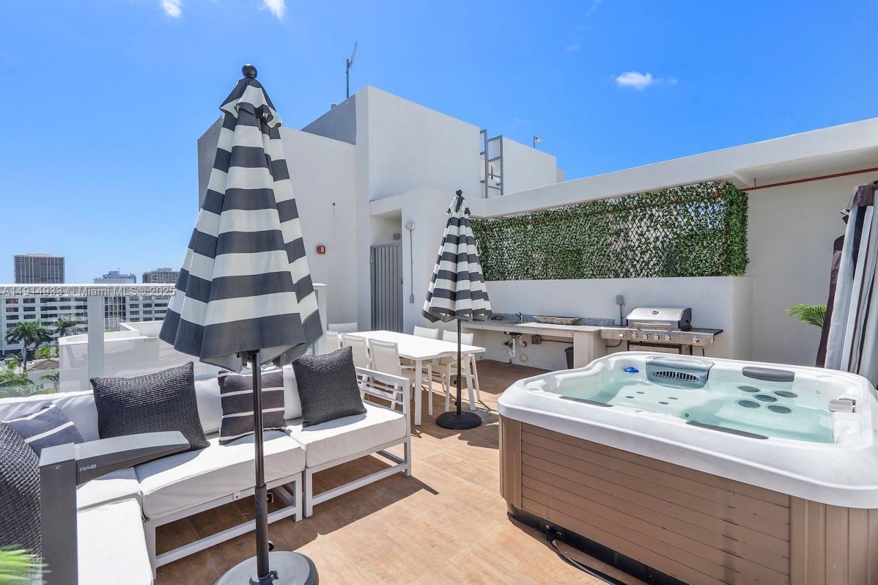 1150 101st St, Unit 701, Bay Harbor Islands, FL 33154 Photo