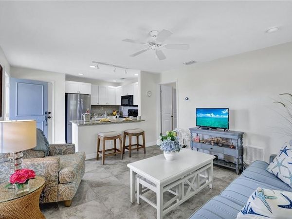 655 8th AVE S, Unit 6, NAPLES, FL 34102