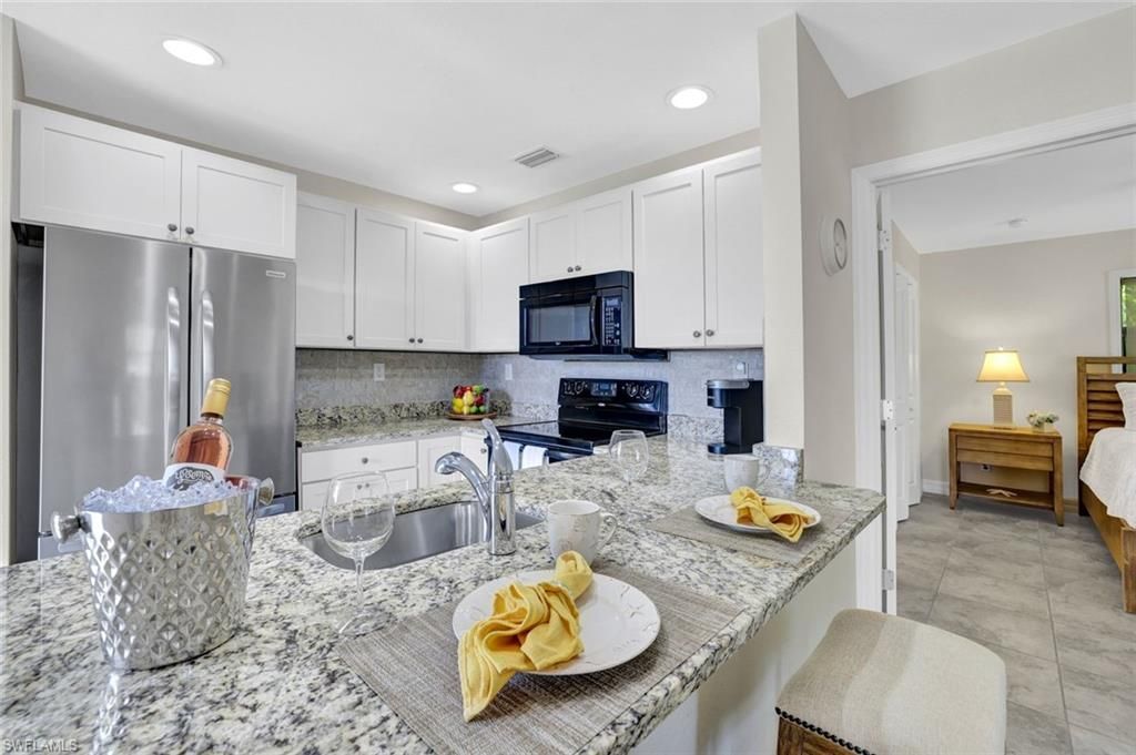 655 8th Ave S, Unit 6, Naples, FL 34102 Photo