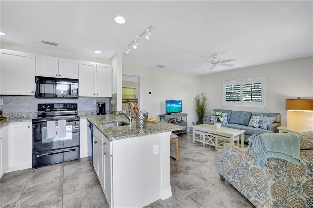 655 8th Ave S, Unit 6, Naples, FL 34102 Photo
