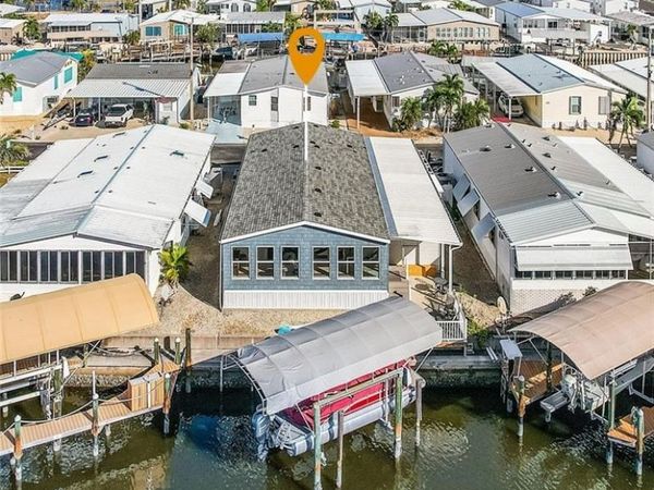 3089 Skipper LN, ST. JAMES CITY, FL 33956