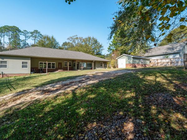 313 Vine St., Wiggins, MS 39577