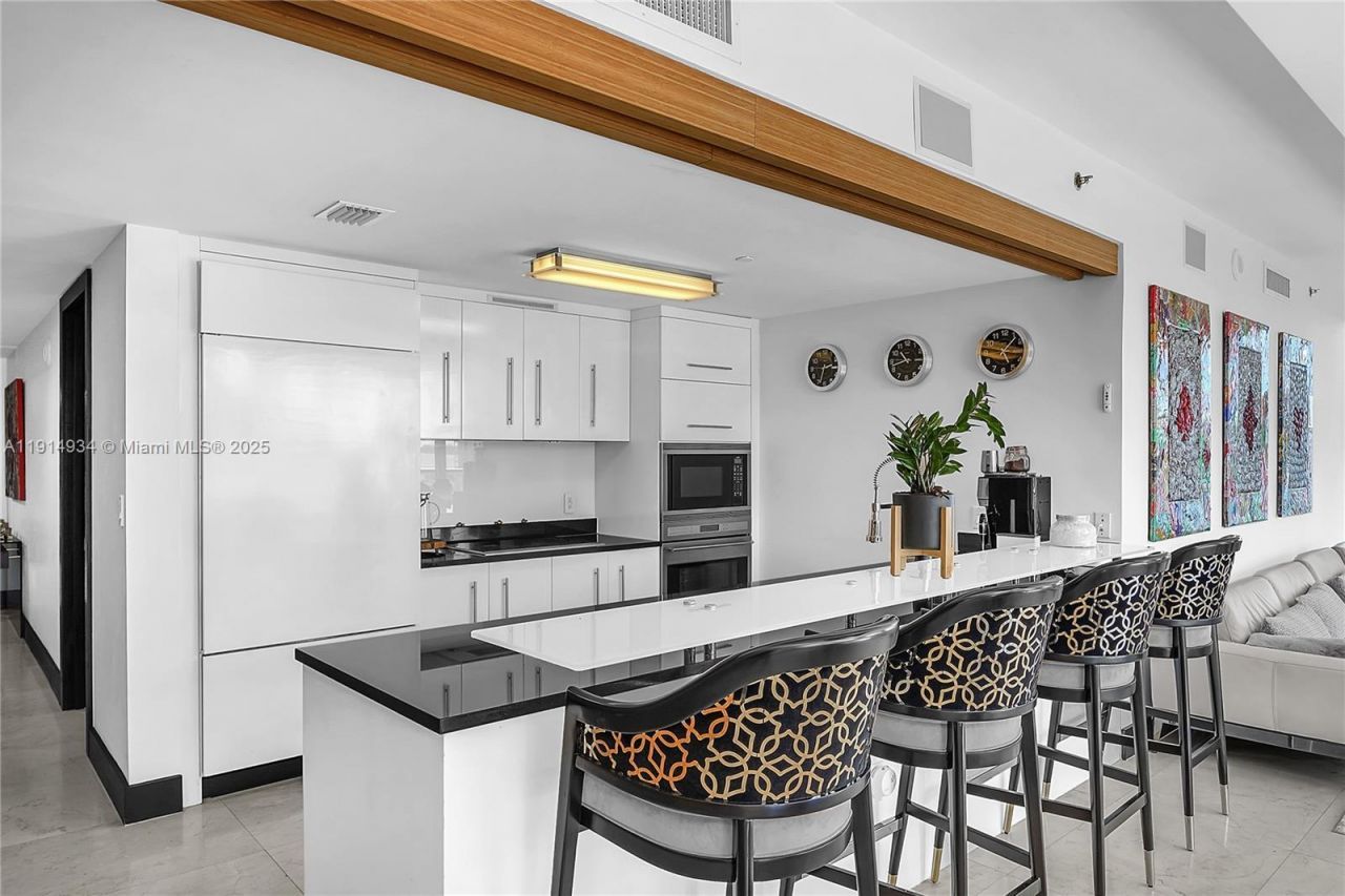 465 Brickell Ave, Unit 1001, Miami, FL 33131 Photo