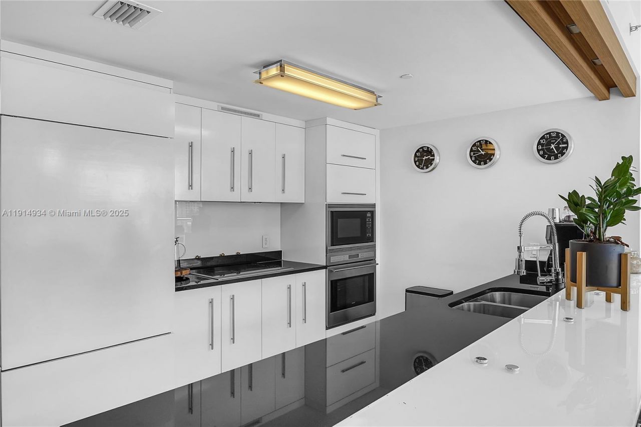 465 Brickell Ave, Unit 1001, Miami, FL 33131 Photo