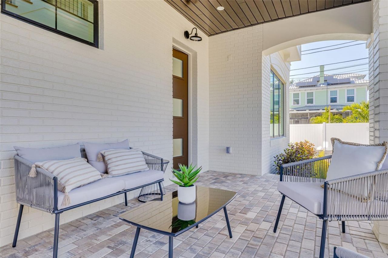 921 12th Street N, Saint Petersburg, FL 33705 Photo