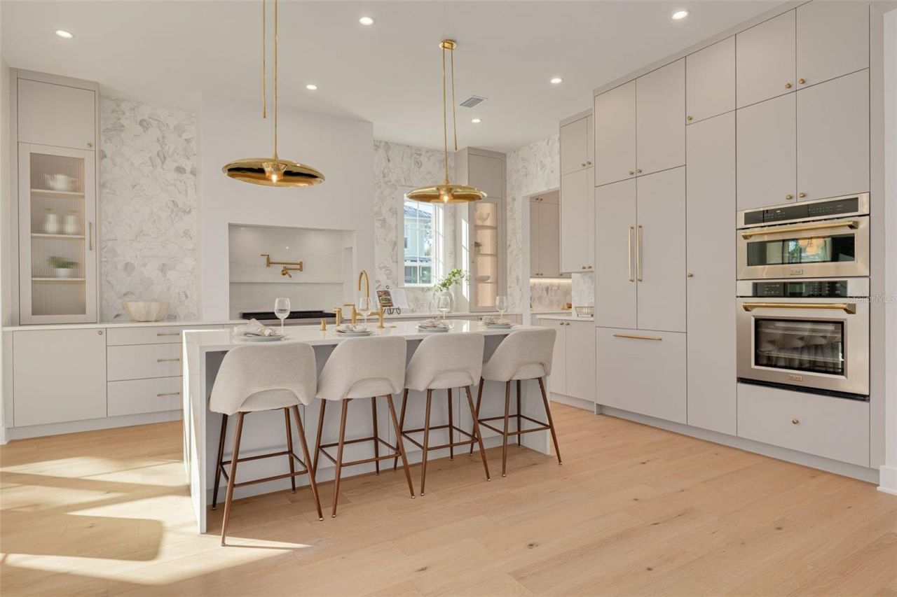 921 12th Street N, Saint Petersburg, FL 33705 Photo