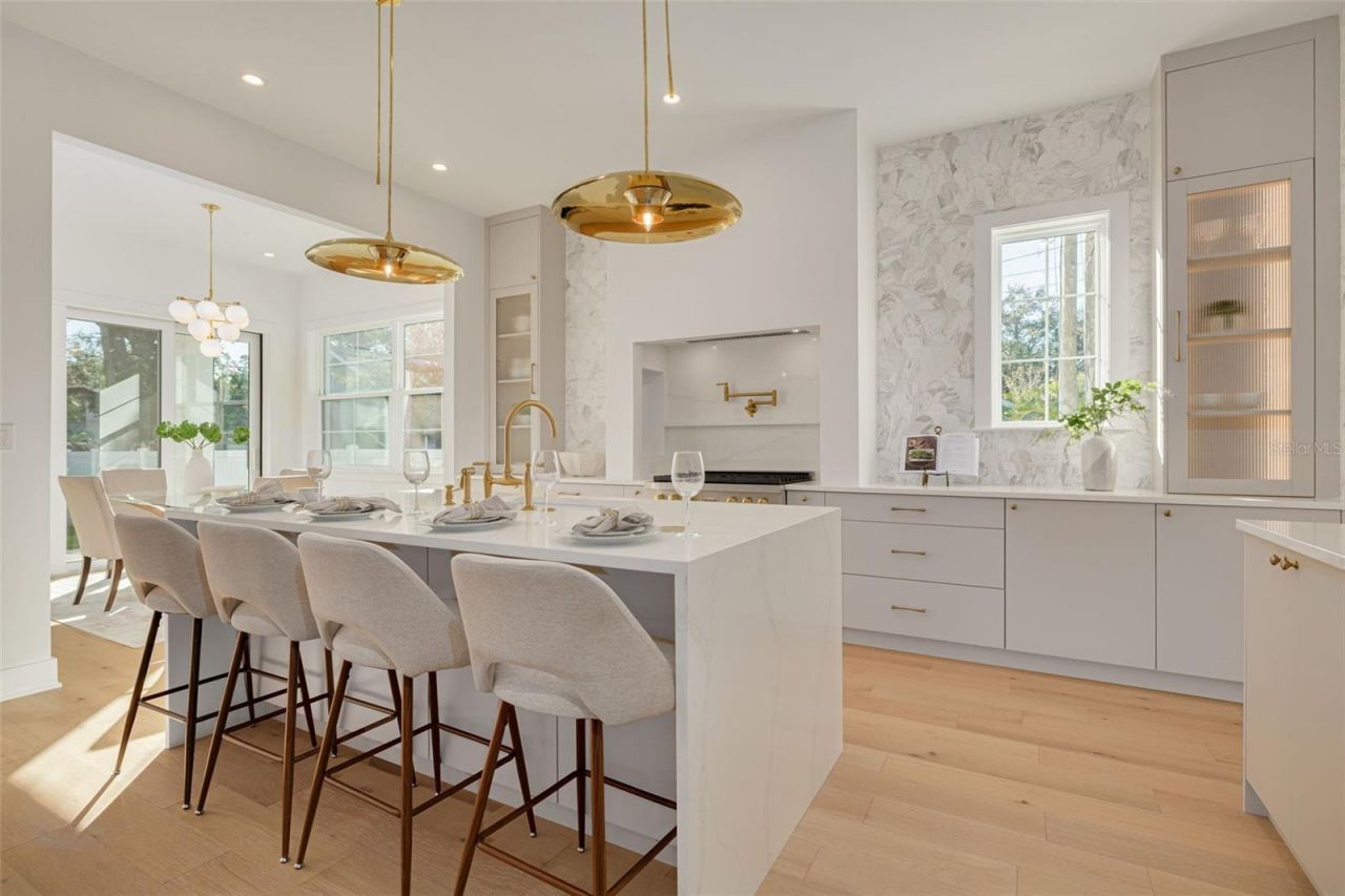 921 12th Street N, Saint Petersburg, FL 33705 Photo