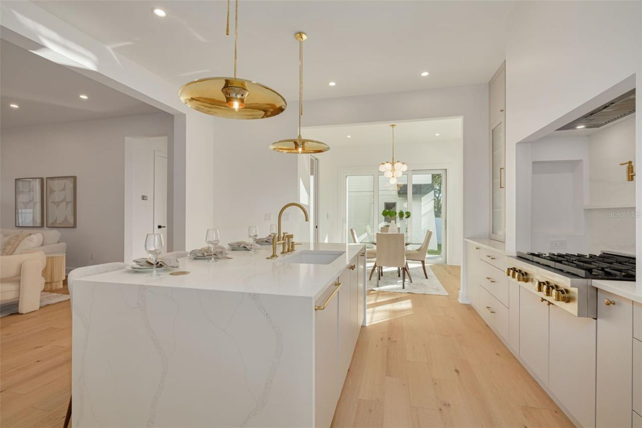 921 12th Street N, Saint Petersburg, FL 33705 Photo