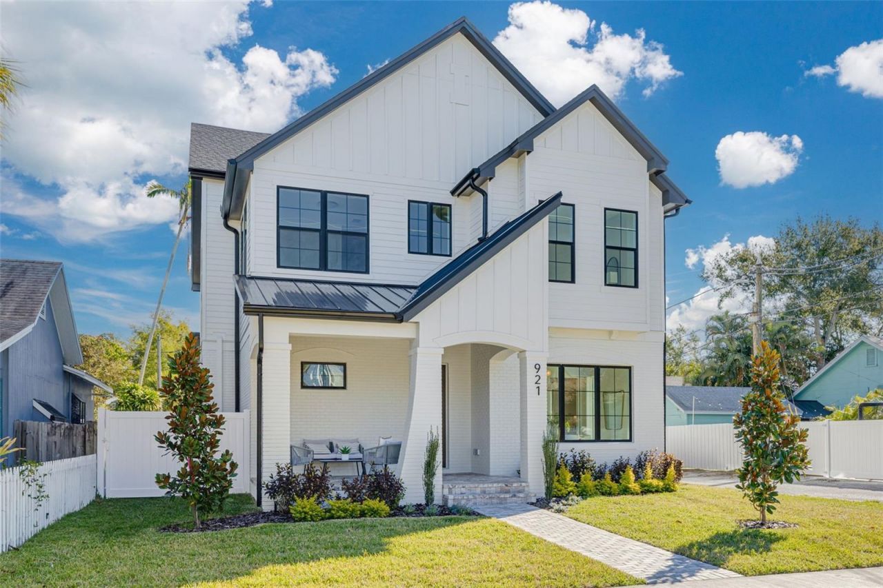 921 12th Street N, Saint Petersburg, FL 33705 Photo