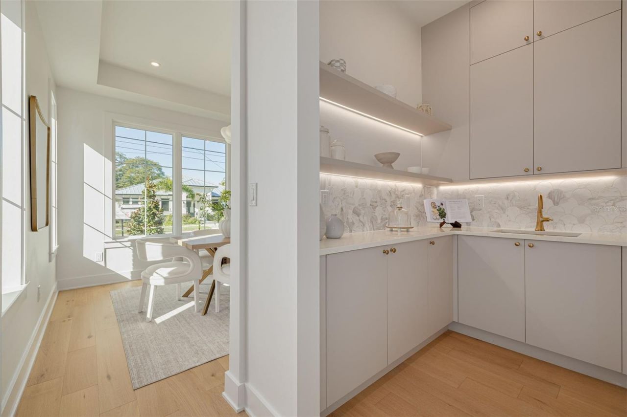 921 12th Street N, Saint Petersburg, FL 33705 Photo