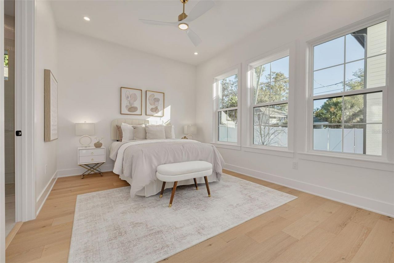 921 12th Street N, Saint Petersburg, FL 33705 Photo