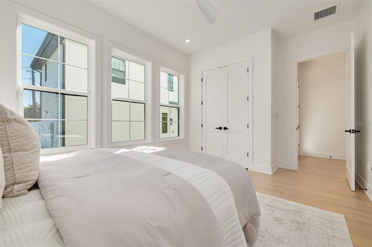 921 12th Street N, Saint Petersburg, FL 33705 Photo