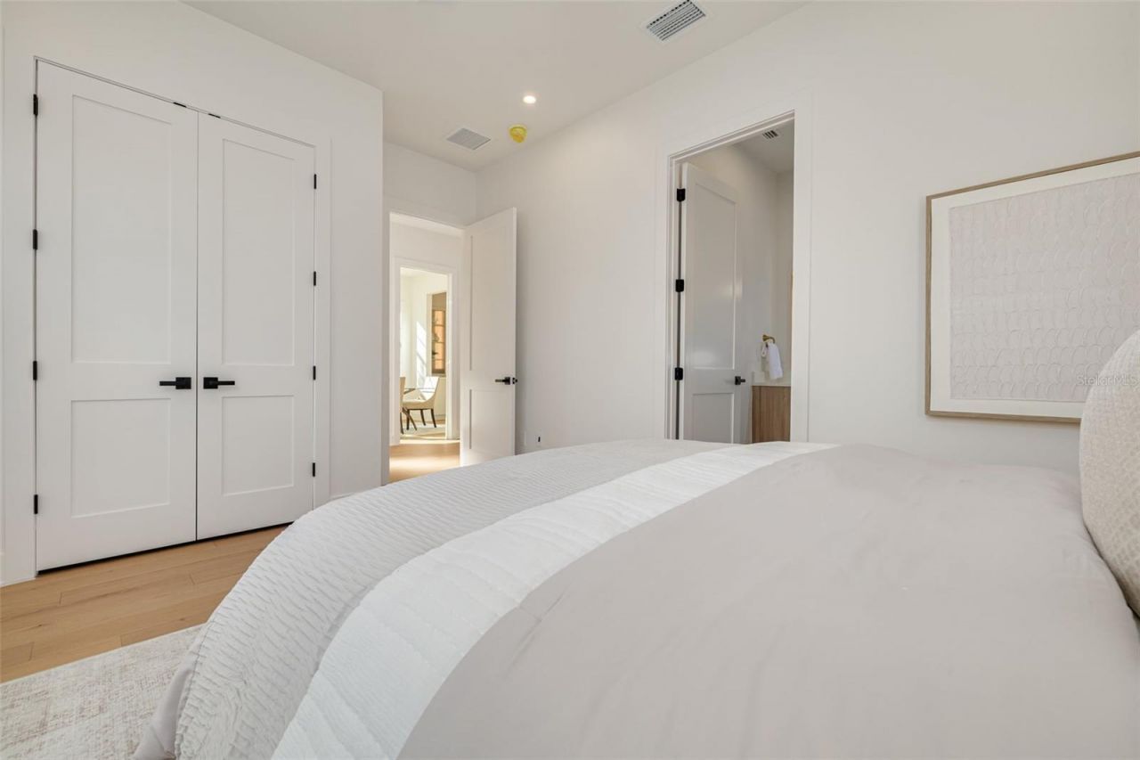 921 12th Street N, Saint Petersburg, FL 33705 Photo