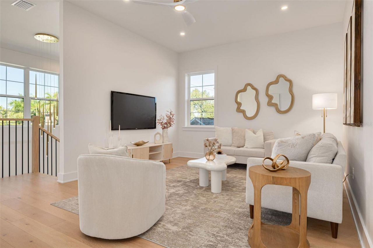 921 12th Street N, Saint Petersburg, FL 33705 Photo