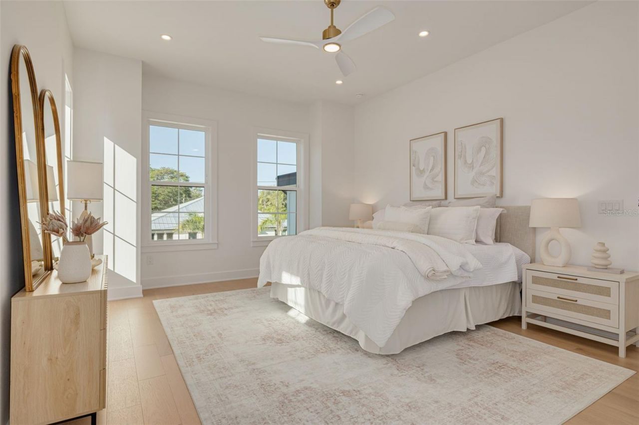 921 12th Street N, Saint Petersburg, FL 33705 Photo