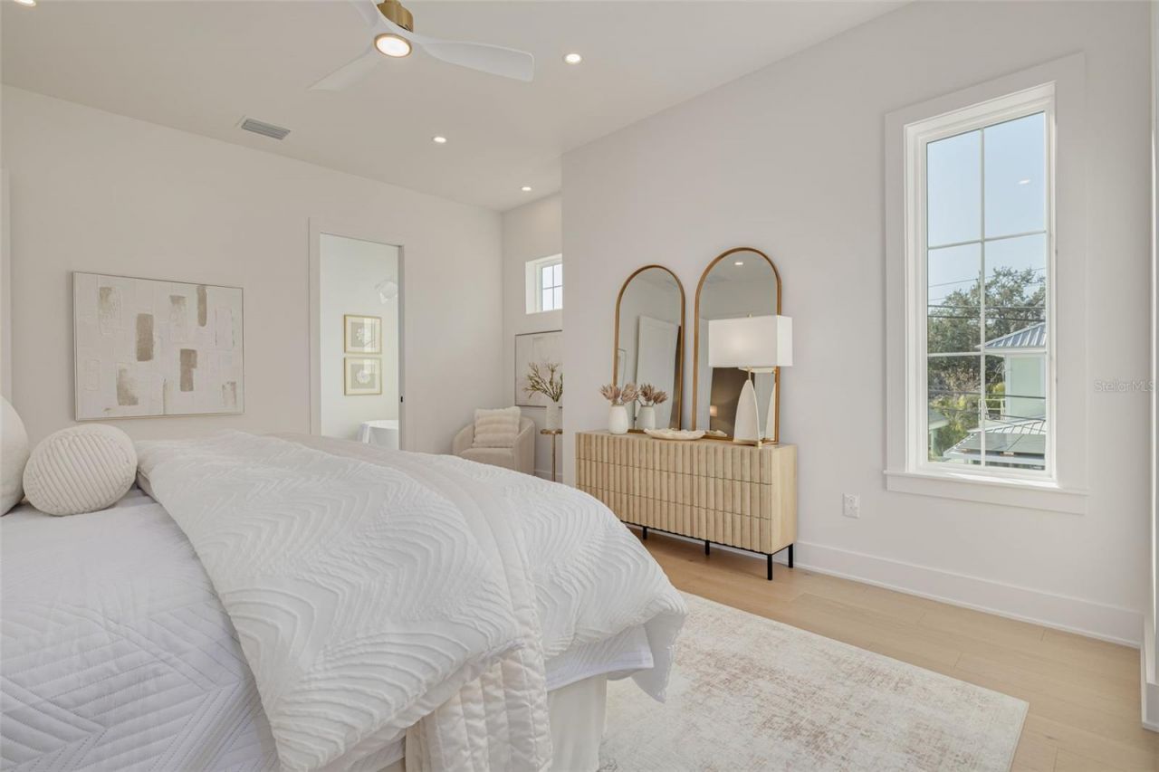 921 12th Street N, Saint Petersburg, FL 33705 Photo