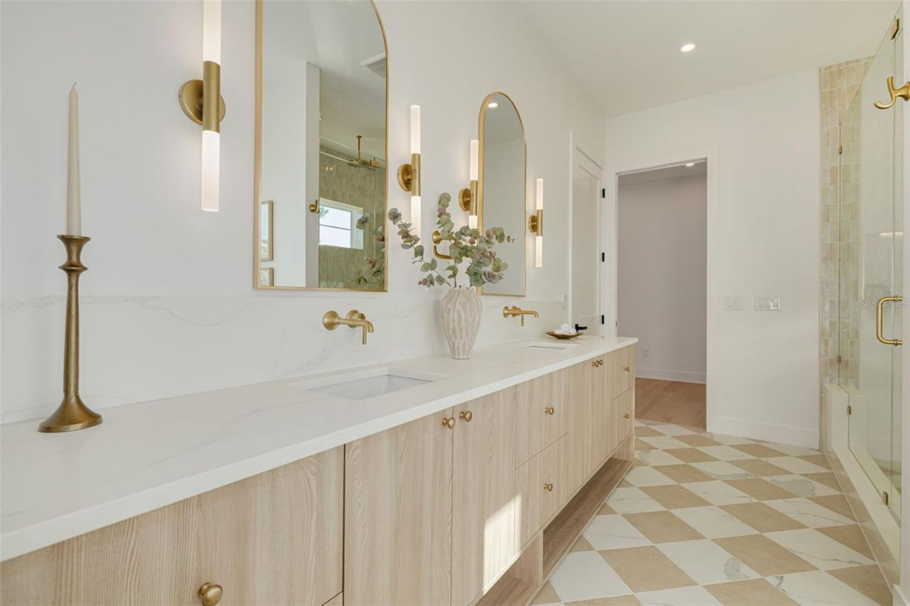 921 12th Street N, Saint Petersburg, FL 33705 Photo