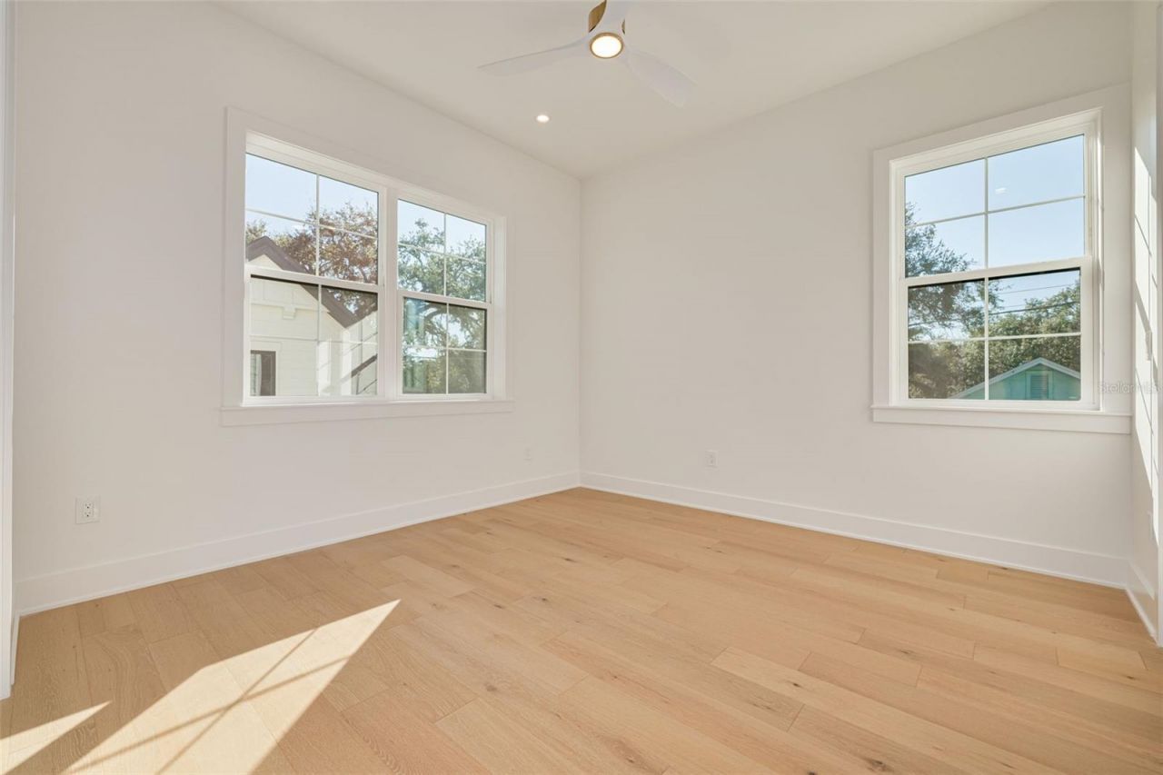 921 12th Street N, Saint Petersburg, FL 33705 Photo