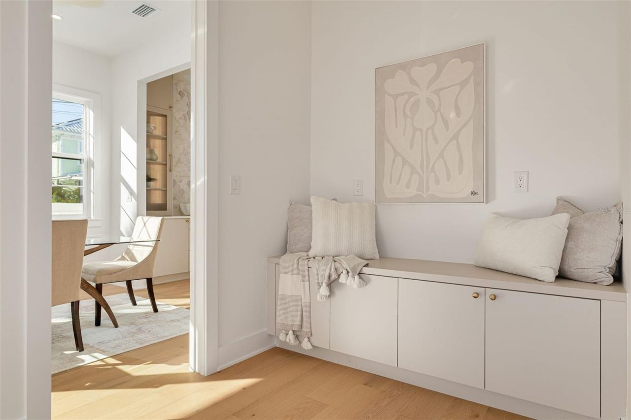 921 12th Street N, Saint Petersburg, FL 33705 Photo