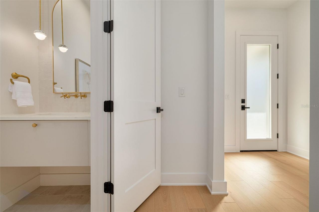 921 12th Street N, Saint Petersburg, FL 33705 Photo