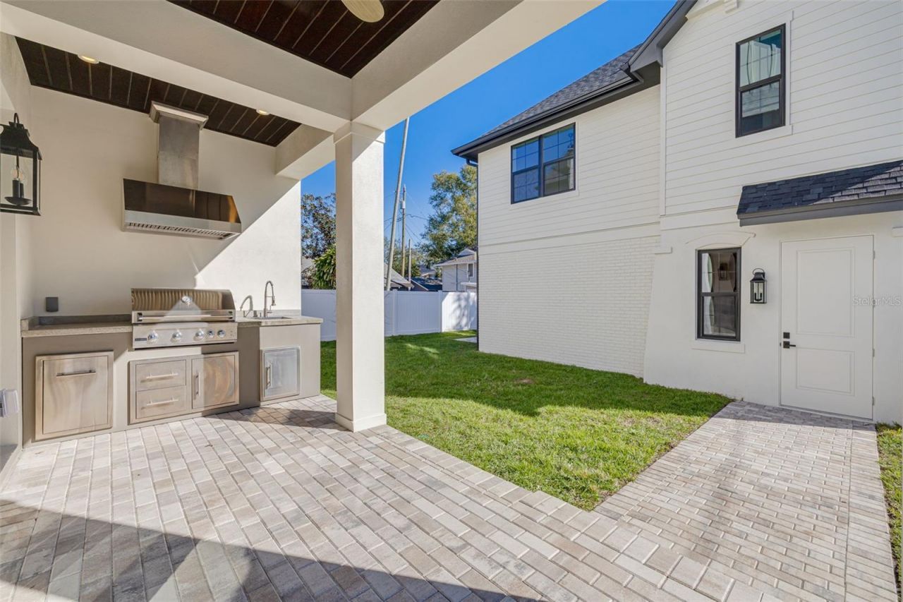 921 12th Street N, Saint Petersburg, FL 33705 Photo