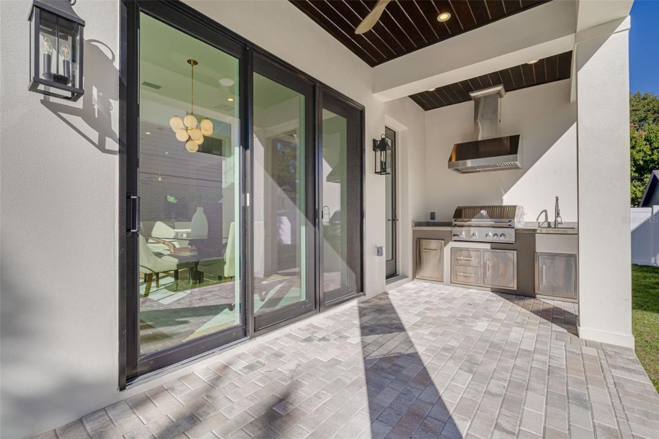 921 12th Street N, Saint Petersburg, FL 33705 Photo