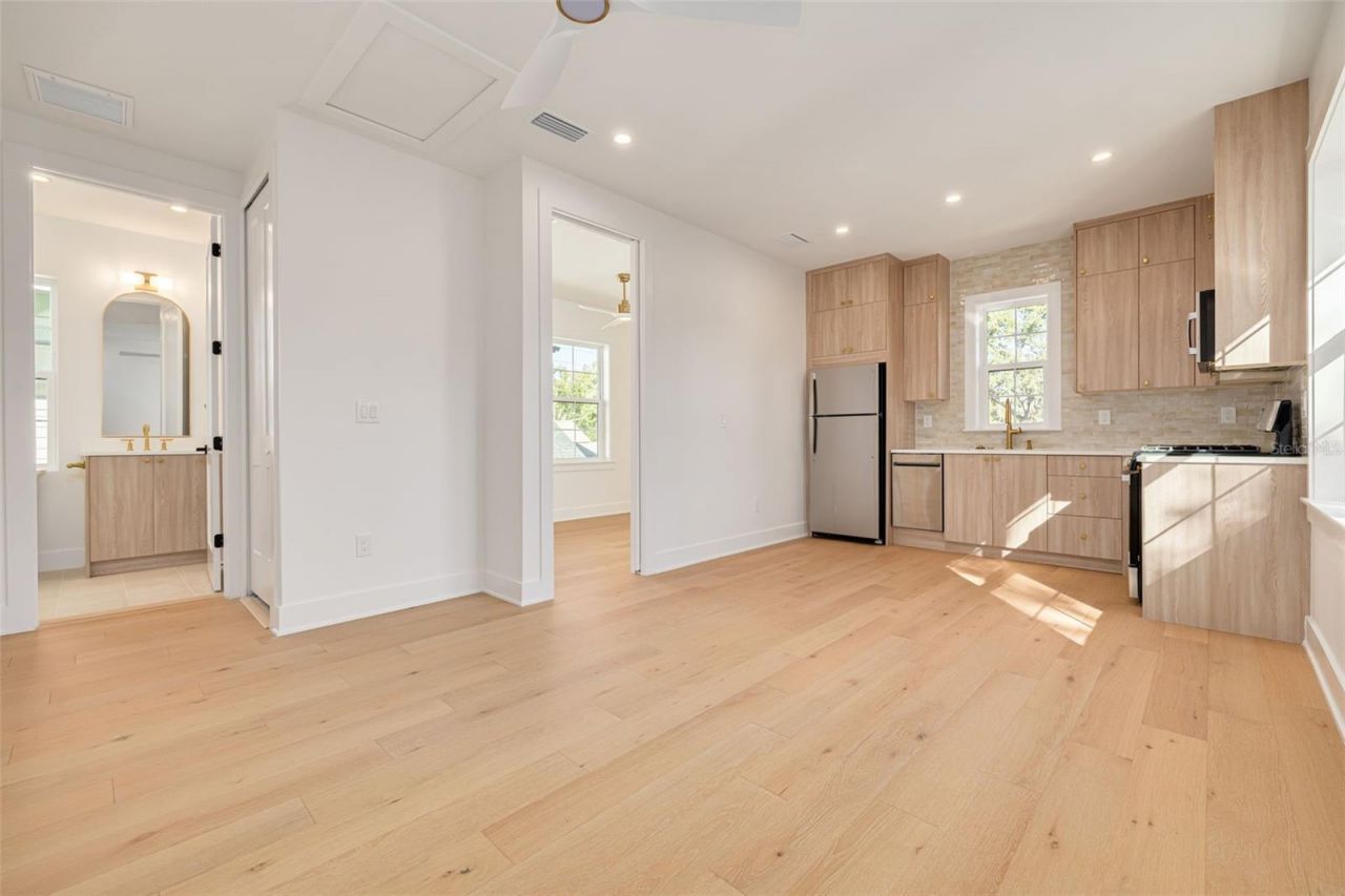 921 12th Street N, Saint Petersburg, FL 33705 Photo