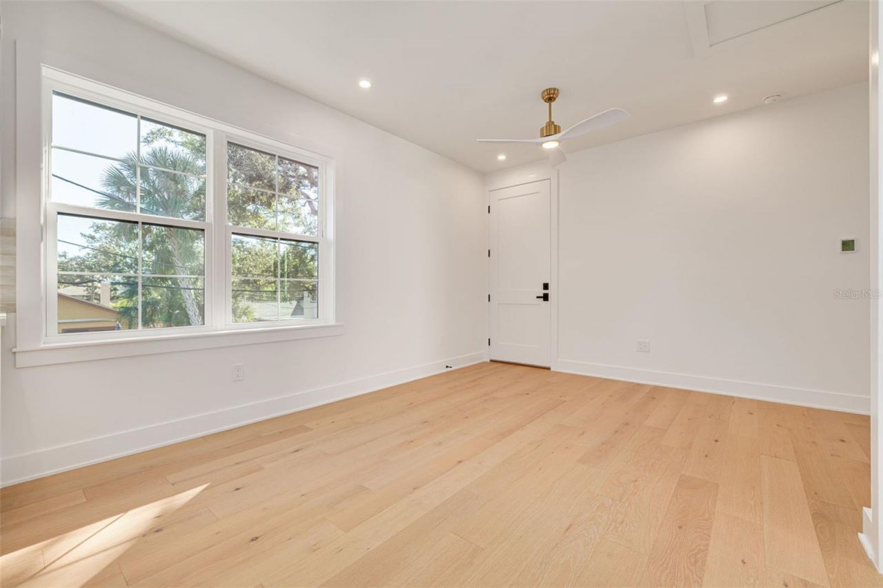 921 12th Street N, Saint Petersburg, FL 33705 Photo