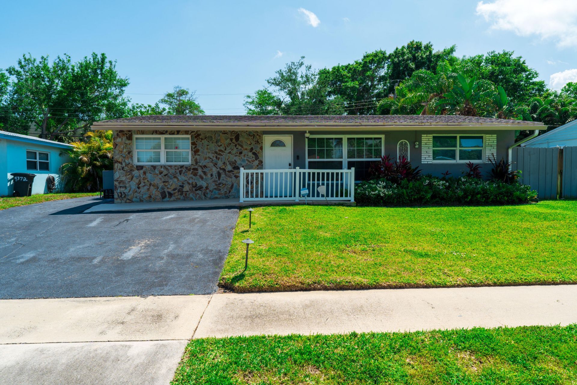 4386 Bamboo Drive, Palm Beach Gardens, FL 33410 Photo