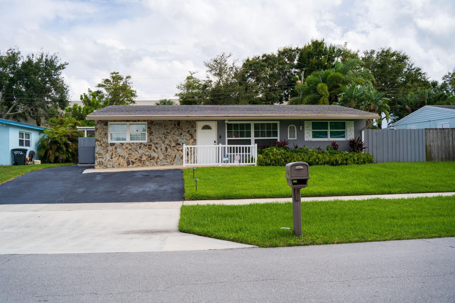 4386 Bamboo Drive, Palm Beach Gardens, FL 33410 Photo