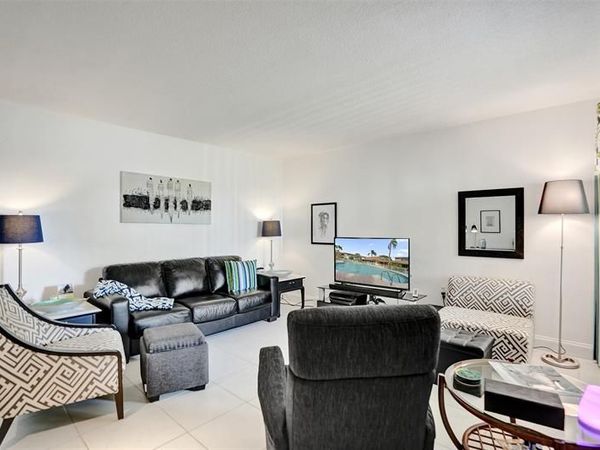 17001 NE 13th Avenue, Unit 104, Miami, FL 33162