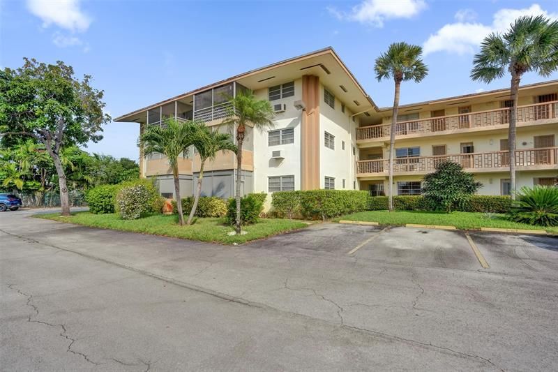 17001 NE 13th Avenue, Unit 104, Miami, FL 33162 Photo