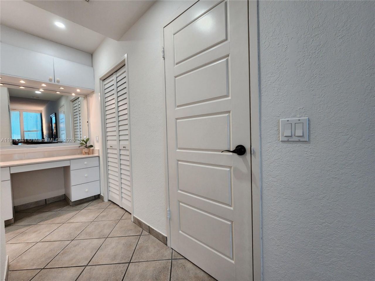 3505 S Ocean Dr, Unit 1202, Hollywood, FL 33019 Photo