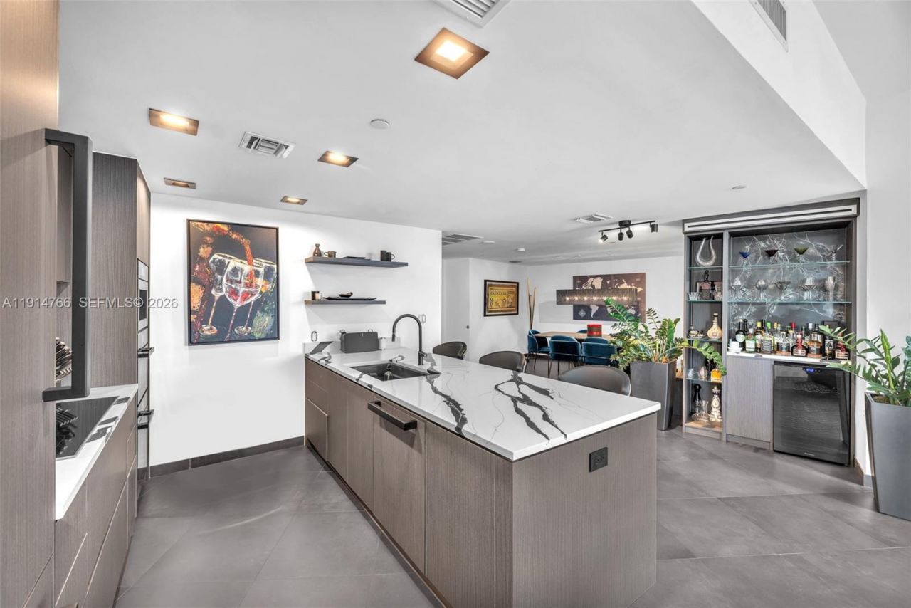 200 Biscayne Boulevard Way, Unit 4408, Miami, FL 33131 Photo