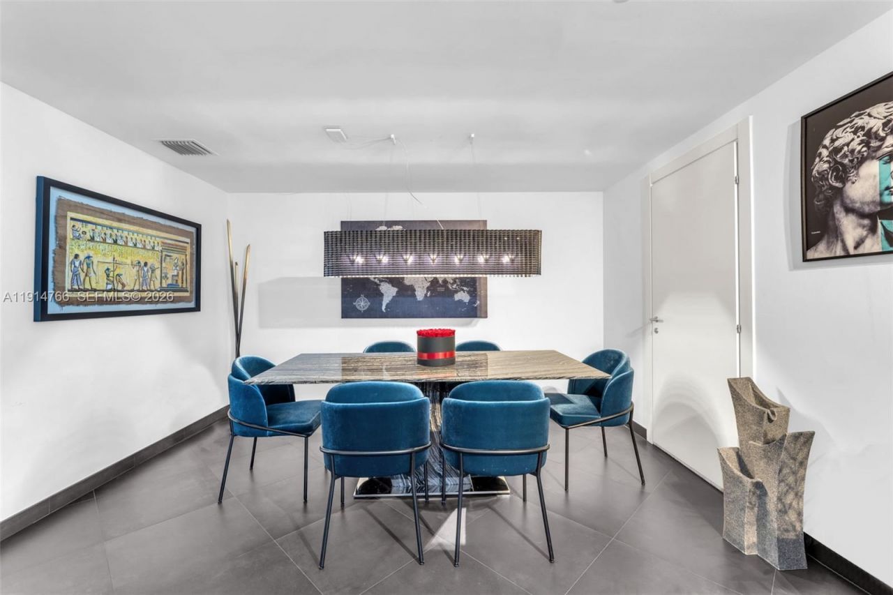 200 Biscayne Boulevard Way, Unit 4408, Miami, FL 33131 Photo