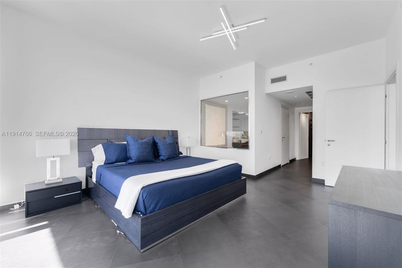 200 Biscayne Boulevard Way, Unit 4408, Miami, FL 33131 Photo